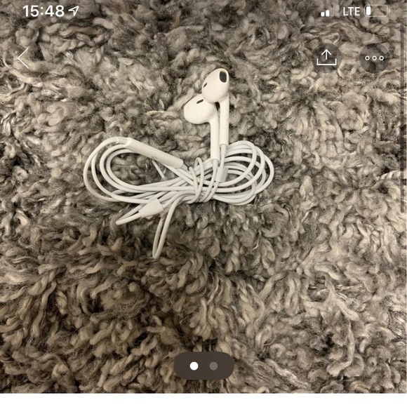 Apple EarPods - Picture 1 of 1